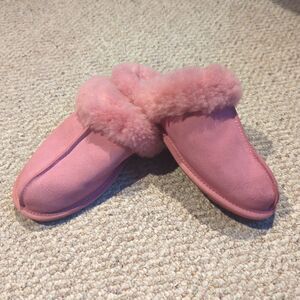 UGG Scuffette II Slippers Womens 8 Pink Suede Sheepskin Barbiecore Cozy